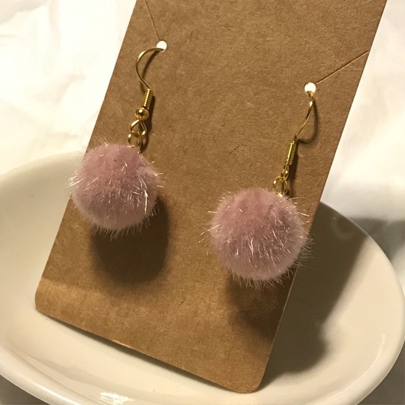 ✨Pom Pom Gold Dangle Earrings - Mauve ✨ - Picture 2 of 2